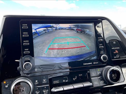 Used 2022 Toyota Highlander XLE image 26