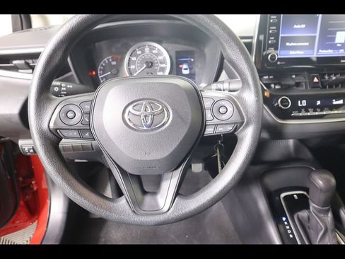 Used 2021 Toyota Corolla LE image 42