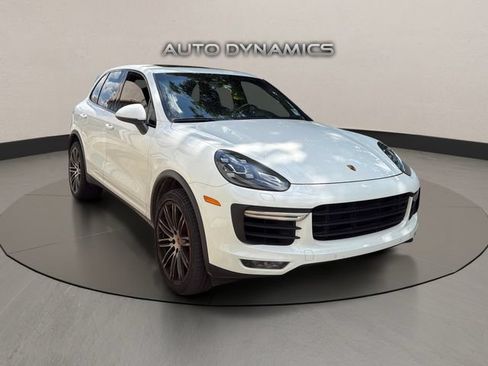 Used 2015 Porsche Cayenne Turbo AWD/4WD image 5