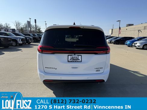 New 2026 Chrysler Pacifica Limited w/ S Appearance Package image 6
