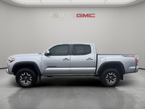Used 2020 Toyota Tacoma TRD Off-Road image 10