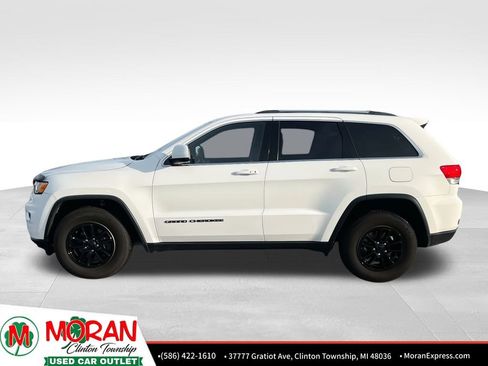 Used 2018 Jeep Grand Cherokee Laredo image 2
