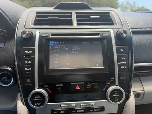 Used 2012 Toyota Camry XLE FWD image 26