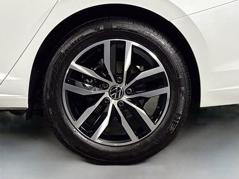 New 2026 Volkswagen Jetta SE FWD image 32