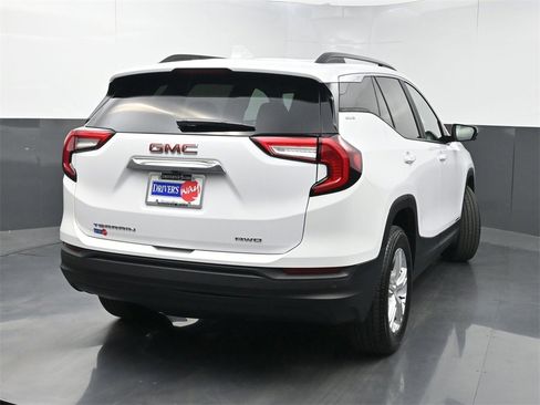 Used 2023 GMC Terrain SLE w/ Driver Convenience Package image 38
