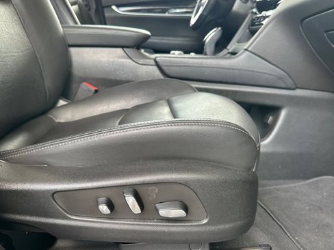 Used 2023 Cadillac XT6 Premium Luxury FWD image 25