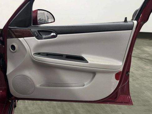 Used 2010 Chevrolet Impala LT w/ Convenience Package image 18