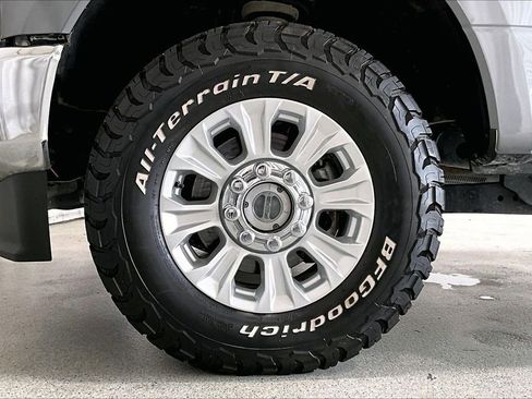 Used 2022 Ford F250 XLT w/ XLT Value Package image 8