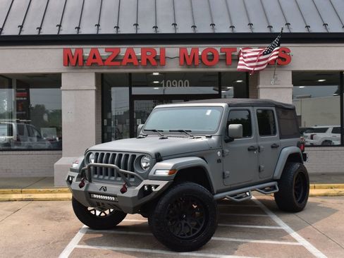 Used 2019 Jeep Wrangler Unlimited Sport S AWD/4WD image 2