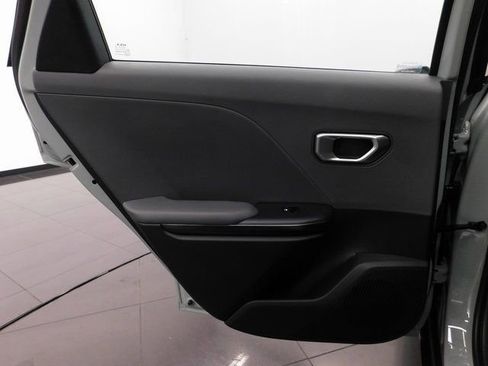 Used 2025 Kia K4 LXS image 27