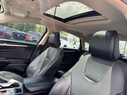 Used 2020 Ford Fusion Titanium AWD/4WD image 3