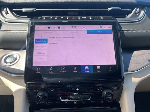 New 2025 Jeep Grand Cherokee Limited AWD/4WD image 57