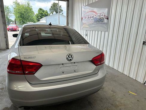 Used 2014 Volkswagen Passat 1.8T SE FWD image 4