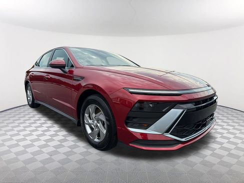 Certified 2025 Hyundai Sonata SE FWD image 3
