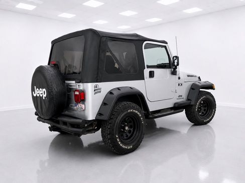 Used 2004 Jeep Wrangler X w/ Full Face Tire & Wheel Group AWD/4WD image 5