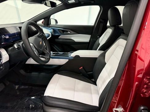 New 2026 Chevrolet Equinox EV LT image 12