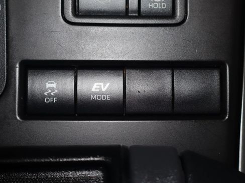 Used 2022 Toyota Highlander XLE FWD image 31