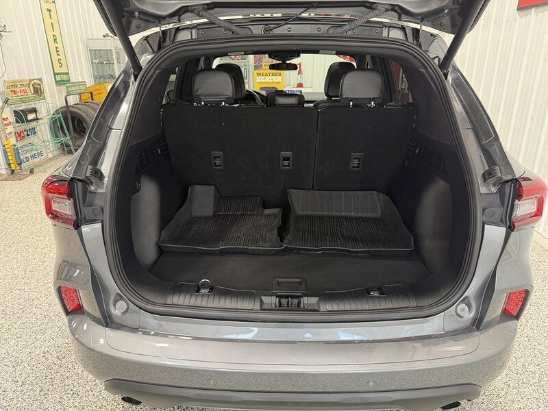 Used 2023 Ford Escape ST-Line w/ Tech Pack #1 FWD image 18