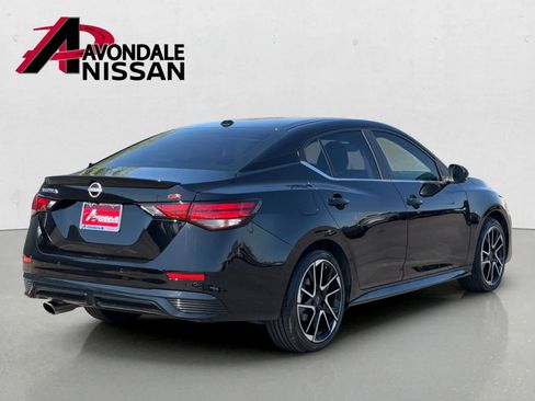 Used 2025 Nissan Sentra SR w/ SR Premium Package FWD image 5