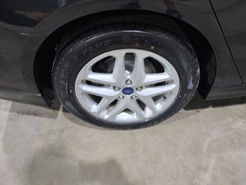 Used 2014 Ford Fusion SE FWD image 19