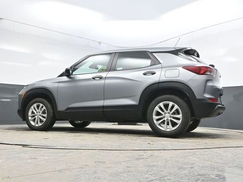 Used 2023 Chevrolet TrailBlazer LS image 32