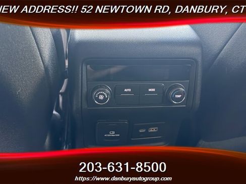 Used 2020 GMC Acadia SLE w/ Driver Convenience Package AWD/4WD image 19