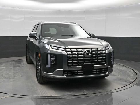 Used 2024 Hyundai Palisade Calligraphy AWD/4WD image 2