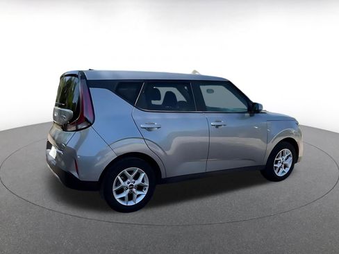 Used 2025 Kia Soul LX w/ LX Technology Package FWD image 15