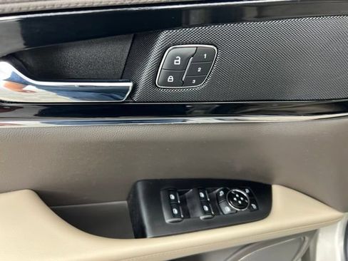 Used 2023 Lincoln Nautilus Reserve AWD/4WD image 15