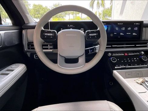 Used 2025 Hyundai Santa Fe SEL AWD/4WD image 5