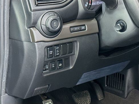 Used 2021 Nissan Titan PRO-4X w/ Pro-4x Convenience Package image 10