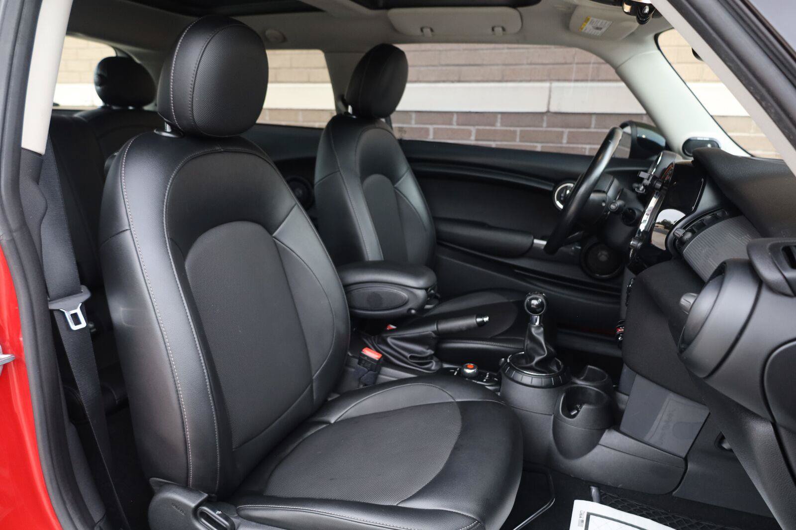Used 2016 MINI Cooper 2-Door Hardtop FWD image 22