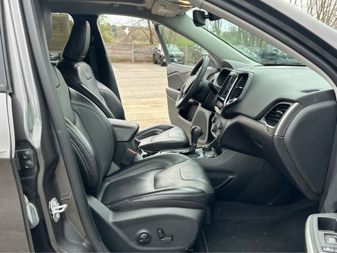 Used 2022 Jeep Cherokee Limited image 22