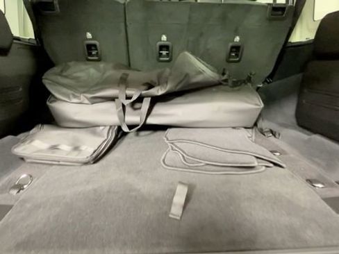 Used 2024 Jeep Wrangler Unlimited w/ Convenience Group AWD/4WD image 20