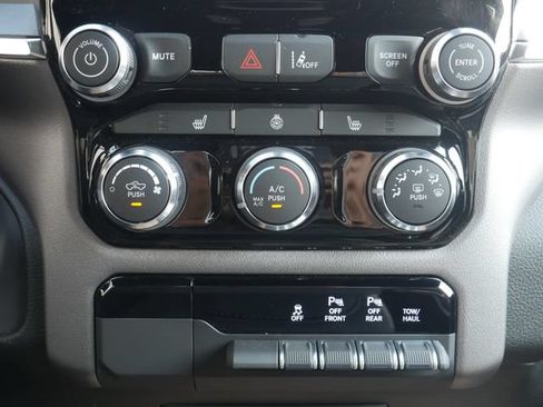 New 2026 RAM 1500 Big Horn AWD/4WD image 17