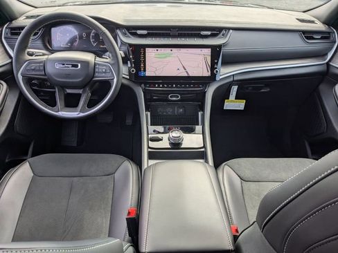 New 2026 Jeep Grand Cherokee Laredo image 24