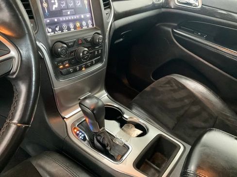 Used 2018 Jeep Grand Cherokee Laredo RWD image 10
