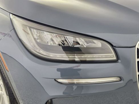 Used 2024 Lincoln Corsair Premiere image 10