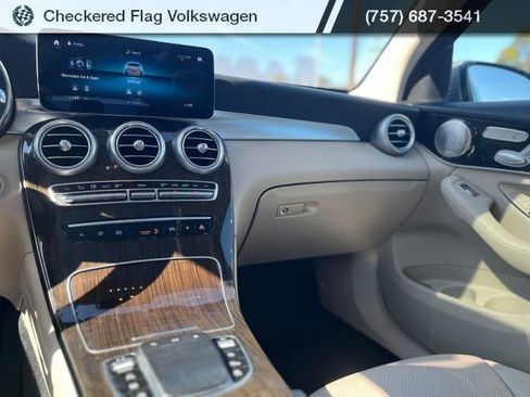 Used 2021 Mercedes-Benz GLC 300 GLC 300 image 32