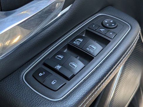 Used 2023 RAM 1500 Laramie RWD image 28