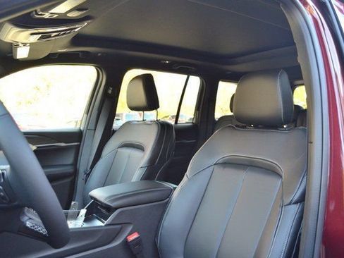 New 2025 Jeep Grand Cherokee Limited w/ Black Appearance Package image 15