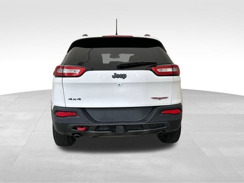 Used 2018 Jeep Cherokee Trailhawk w/ Comfort/Convenience Group AWD/4WD image 4