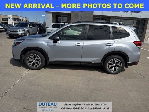Used 2020 Subaru Forester Premium image 1