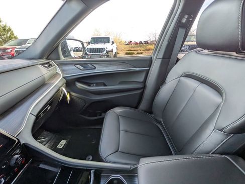 New 2025 Jeep Grand Cherokee L Limited w/ Trailer Tow Package image 29