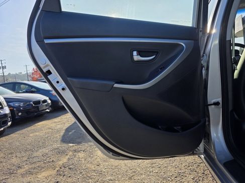 Used 2013 Hyundai Elantra GT w/ Style Pkg image 12