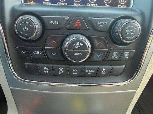 Used 2018 Jeep Grand Cherokee Overland image 18