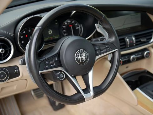 Used 2018 Alfa Romeo Giulia Ti w/ Quick Order Package 22X Lusso AWD/4WD image 63