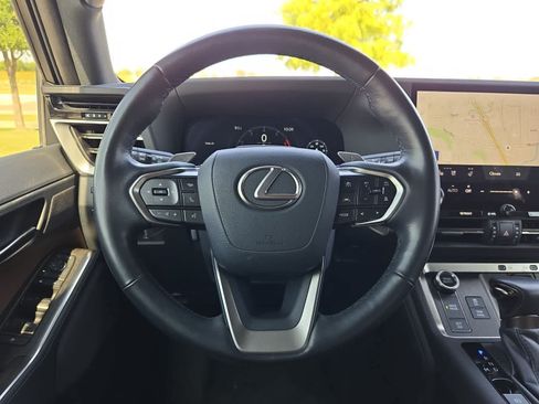 Used 2024 Lexus GX 550 w/ Accessory Package (31) AWD/4WD image 23