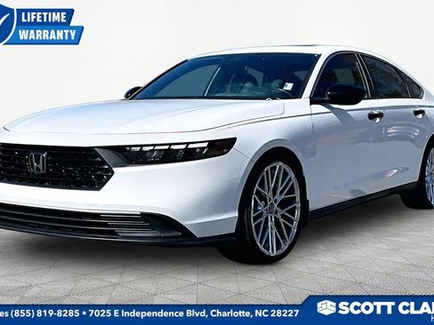 Used 2023 Honda Accord Sport image 3