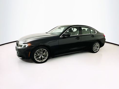 Used 2025 BMW 330i Sedan image 4
